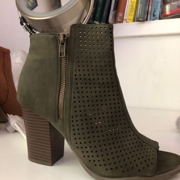 Open Toe Bootie - Picture 2 of 2